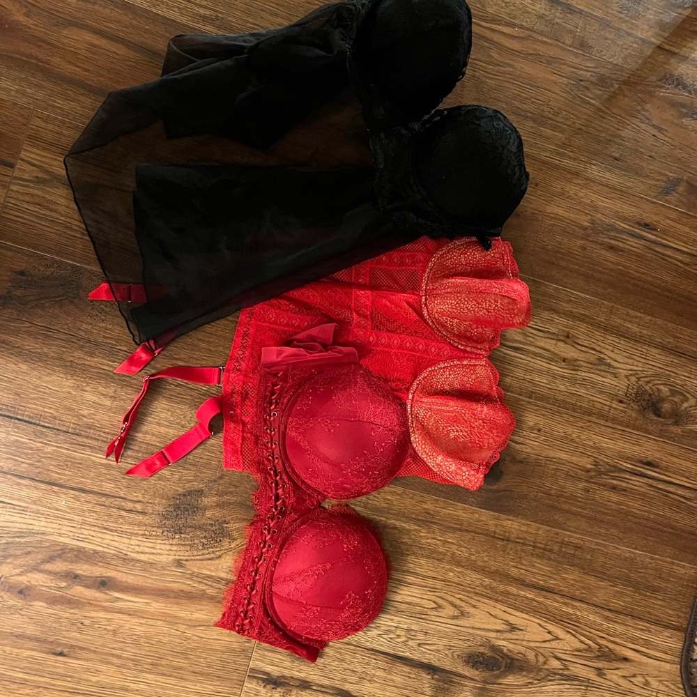 Victoria secret 2 lingerie tops 1-bra